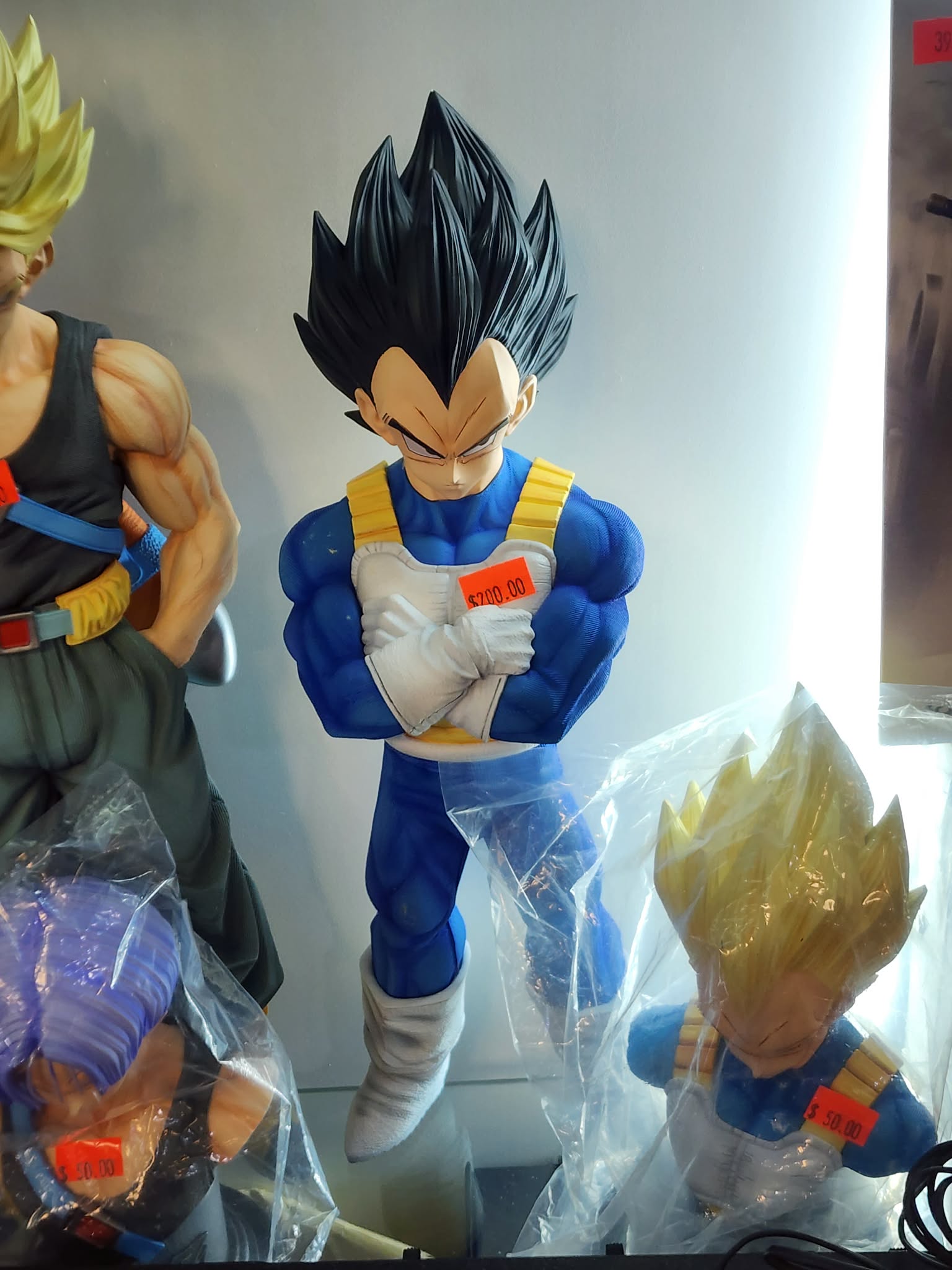 Unlimited Studio Dragon Ball Z Trunks & Vegeta 1/6 Scale Figures w/ interchangeable heads - Image 2