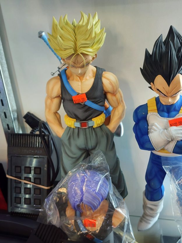 Unlimited Studio Dragon Ball Z Trunks & Vegeta 1/6 Scale Figures w/ interchangeable heads