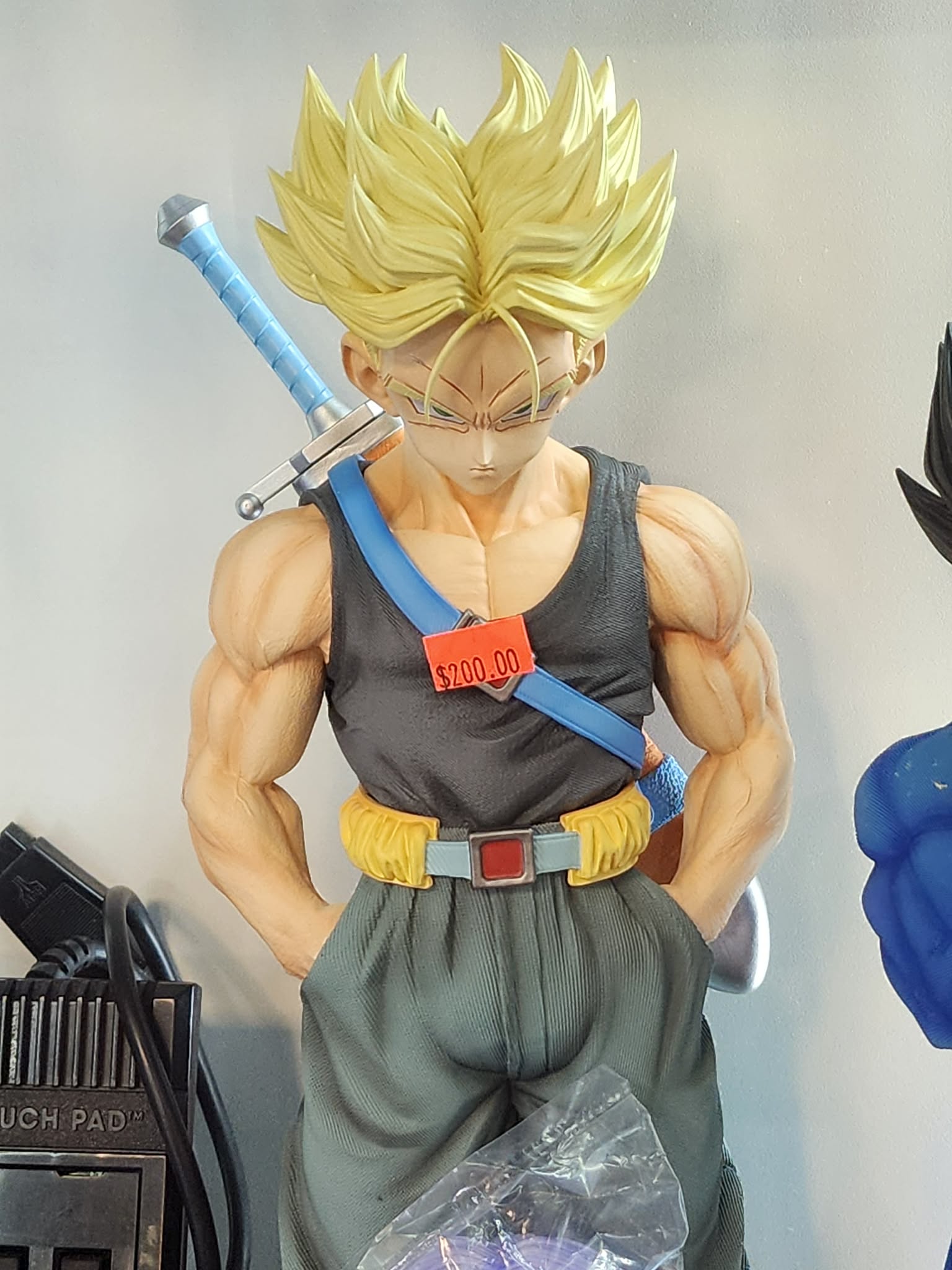 Unlimited Studio Dragon Ball Z Trunks & Vegeta 1/6 Scale Figures w/ interchangeable heads - Image 3