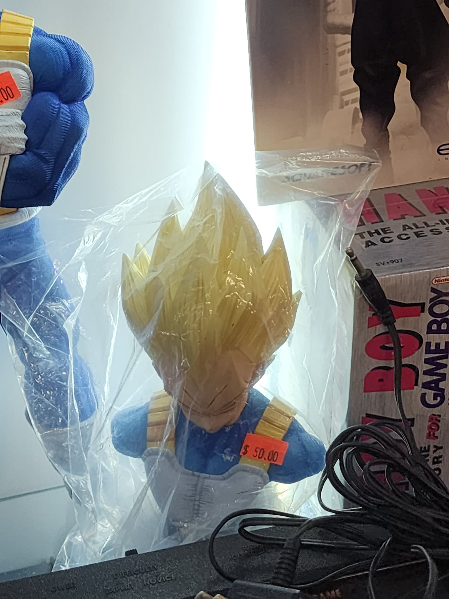 Unlimited Studio Dragon Ball Z Trunks & Vegeta 1/6 Scale Figures w/ interchangeable heads - Image 5
